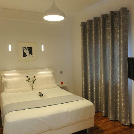 Modern And Cozy Apartment In The Centre Of Aten Exteriör bild