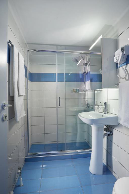 Modern And Cozy Apartment In The Centre Of Aten Exteriör bild